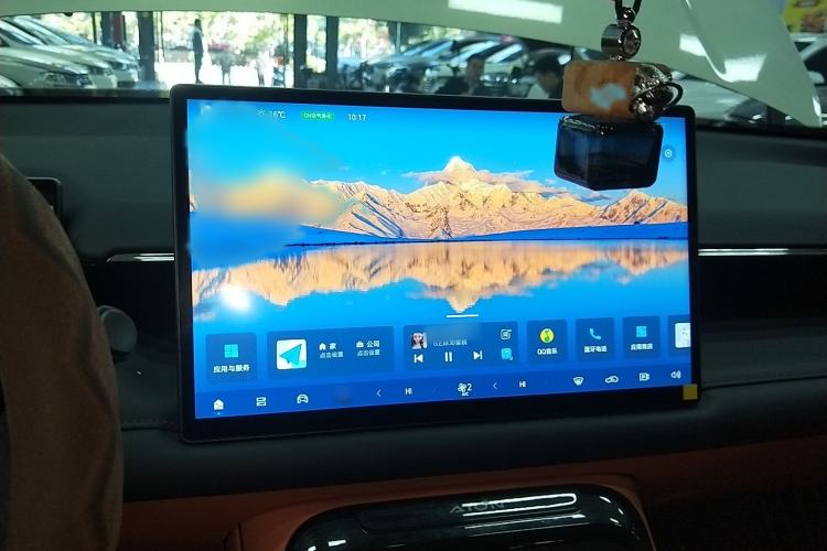 Used AION V 2024 Aion Tyrannosaurus 650 Smart Premium Edition Audio And AC Panel