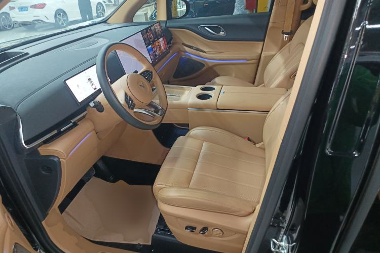 Used VOYAH Dream 2025 PHEV Four-Wheel Drive Prestige Kunpeng Edition
