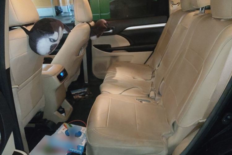 Used Toyota Highlander 2018 2.0T Two-Wheel Drive Elite Edition 5 Seats Emission Standard China V Left Rear Seat