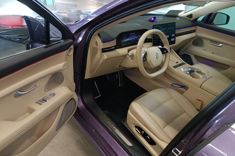 Used Hima AITO M5 2025 Extended-Range Ultra All-Wheel-Drive Version Driver Seat