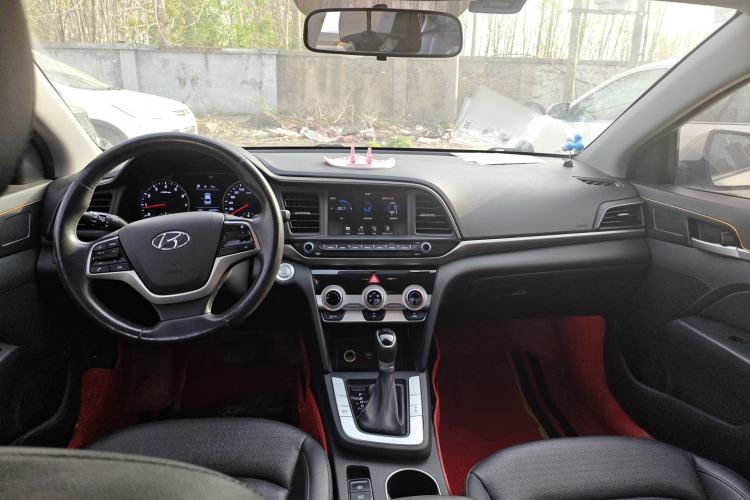 Used Hyundai Elantra (6th Generation / Lingdong) 2020 1.5L CVT Smart & Stylish – Elite Version Center Console