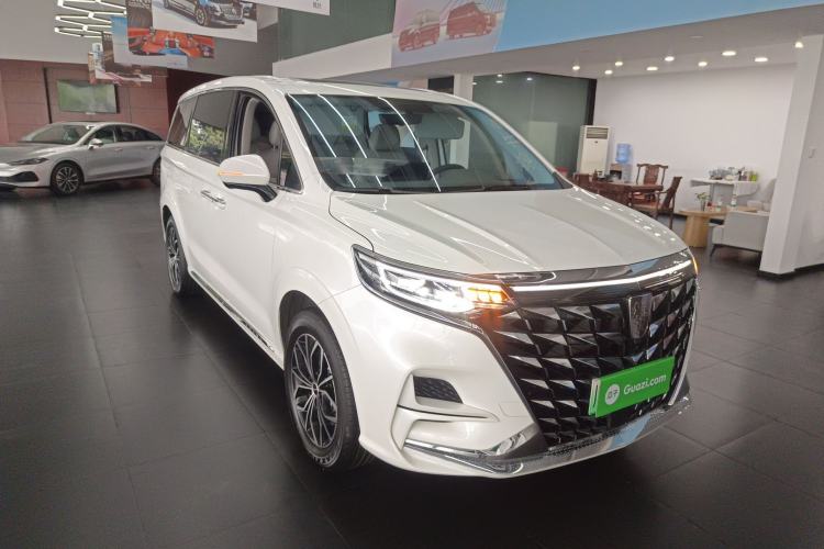 Used Roewe iMAX8 New Energy 2025 1.5T DMH Lu Zun Deluxe Edition Front Right 45 Deg