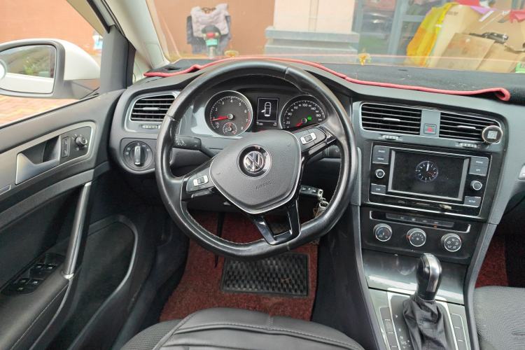 Used Volkswagen Golf 2018 230TSI Automatic Comfort Model
