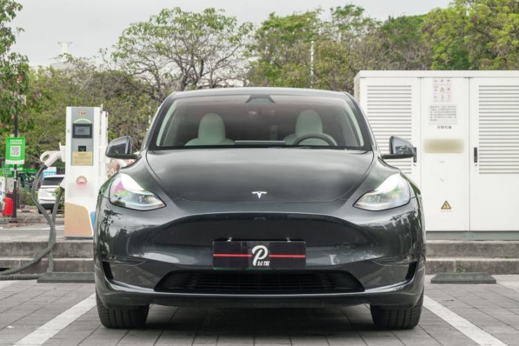 Used Tesla Model Y 2024 Long-Range All-Wheel-Drive Version