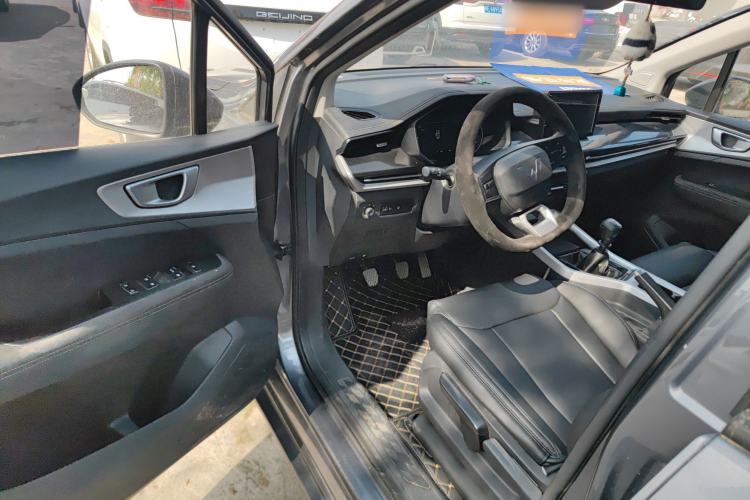 Used Wuling Jiachen 2022 1.5L Manual Enjoyment Elite Model Driver Seat