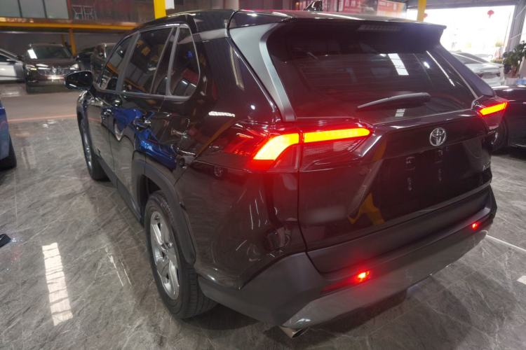 Used Toyota RAV4 2021 2.0L CVT Two-Wheel Drive Fashion PLUS Edition