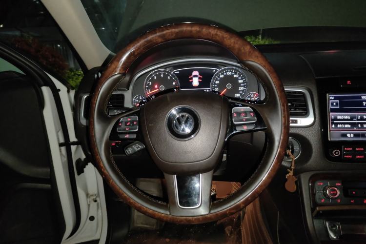 Used Volkswagen Touareg 2011 3.0 TSI High-End Version
