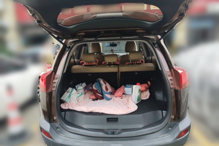 Used Toyota RAV4 2013 2.0L CVT Two-Wheel Drive Urban Edition Trunk