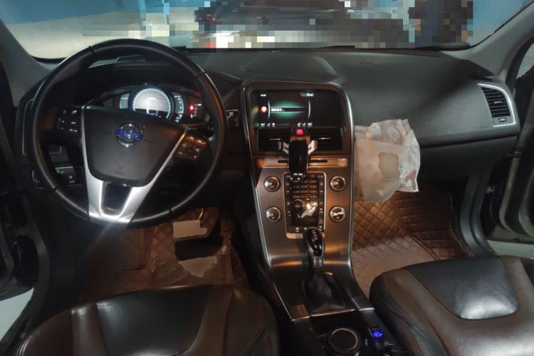 Used Volvo XC60 2016 T5 AWD Zhiyuan Edition Center Console