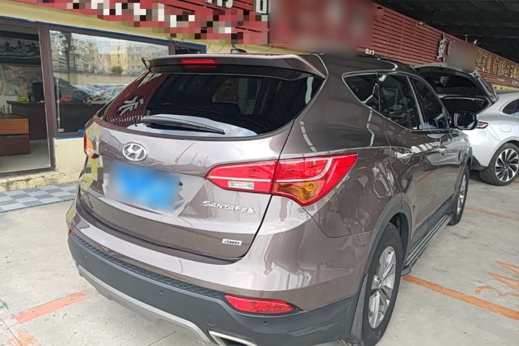 Used Hyundai Santa Fe 2015 2.4L Automatic All-Wheel Drive Smart Version 5 Seats Rear Right 45 Deg