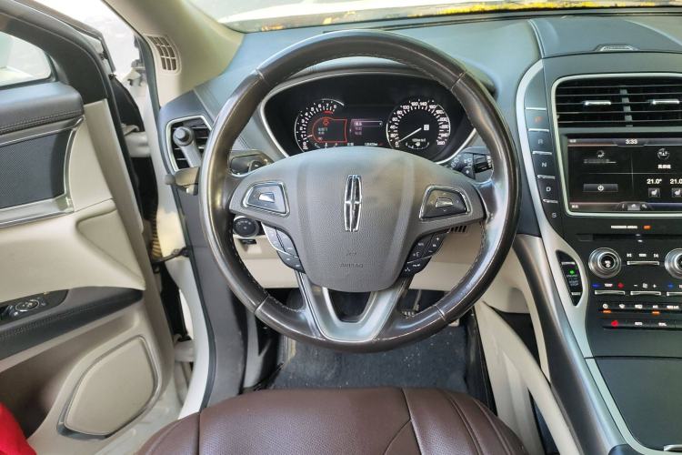 Used Lincoln MKX 2015 2.0T Two-Wheel Drive Deluxe Edition