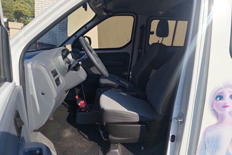 Used Wuling Yangguang 2025 Model 400km Bus Edition—Comfort Edition