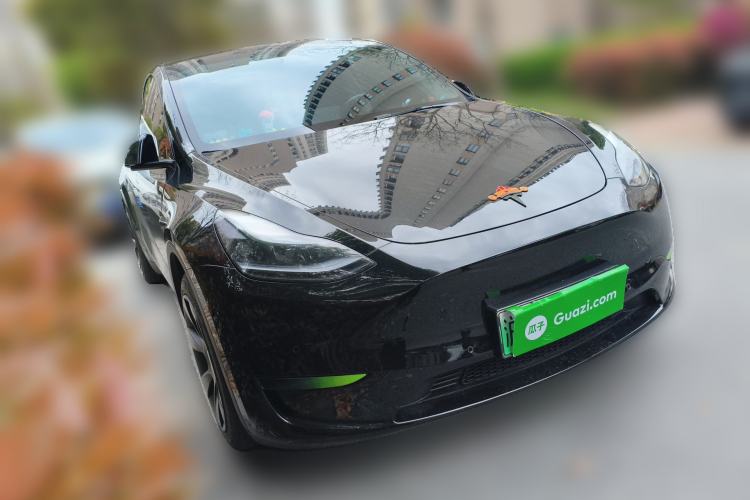 Used Tesla Model Y 2023 Rear-Wheel-Drive Version Front Right 45 Deg