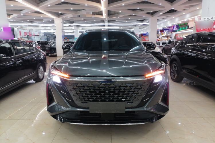 Used CHANGAN OSHAN Z6 2022 Blue Whale 1.5T DCT Smart Edition Urban Version Front