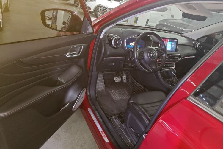 Used MG HS 2018 30T Automatic Two-Wheel Drive Trophy Edition—High-Octane V-Model Interior 3