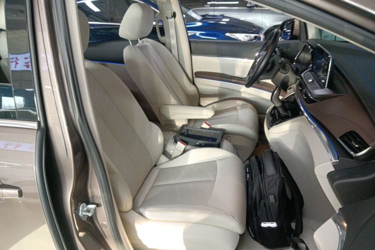 Used Buick GL8 2023 Land Executive Class Smart Enjoyment Model
