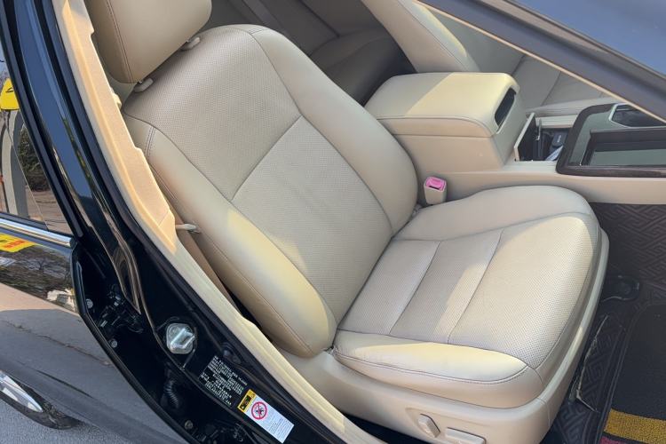 Used Toyota Camry 2016 2.0G 10th Anniversary Leading Edition