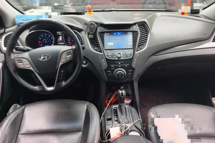 Used Hyundai Santa Fe 2015 2.4L Automatic Two-Wheel Drive Smart Version 5 Seats
