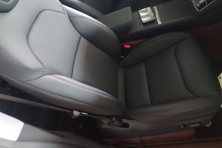 Used Tesla Model Y 2026 Model Long-Range Rear-Wheel-Drive Version
