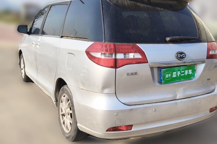 Used BYD M6 2013 2.4L Manual Luxury Model