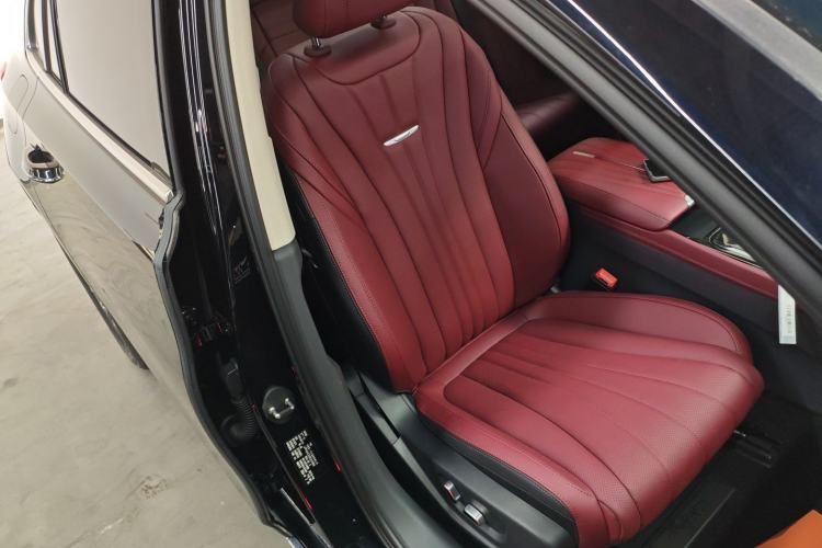 Used Hongqi H5 2024 1.5T DCT Smart Connect Flagship Edition Right Front Seat