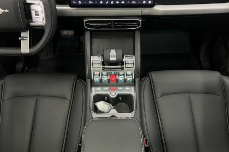 Used Formula Leopard Titanium 3 2025 501KM All-Wheel Drive Intelligent Driving Ultra Version
