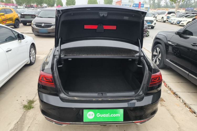 Used Volkswagen Magotan 2023 2 Million Units Limited Edition 330TSI DSG Leading Version Trunk