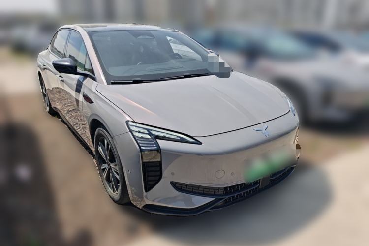 Used Hongqi EH7 2024 690 Pro Front Right 45 Deg