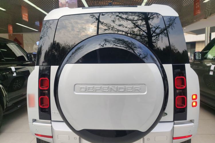 Used Land Rover Defender 2023 Facelift 90 3.0T P400 XS
