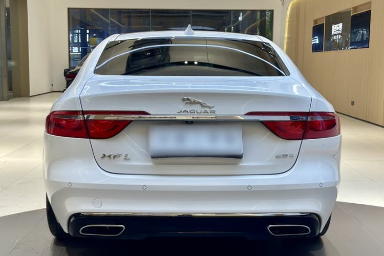 Used Jaguar XFL 2018 XFL 2.0T 250 PS Premium Edition
