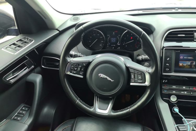 Used Jaguar F-PACE 2018 2.0T Four-Wheel Drive Urban Luxury Edition
