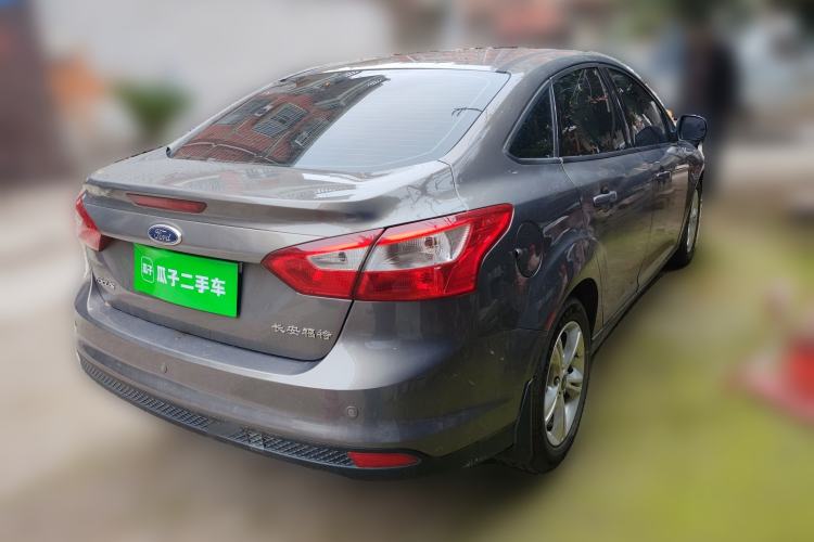 Used Ford Focus 2012 Sedan 1.6L Automatic Fashion Edition
