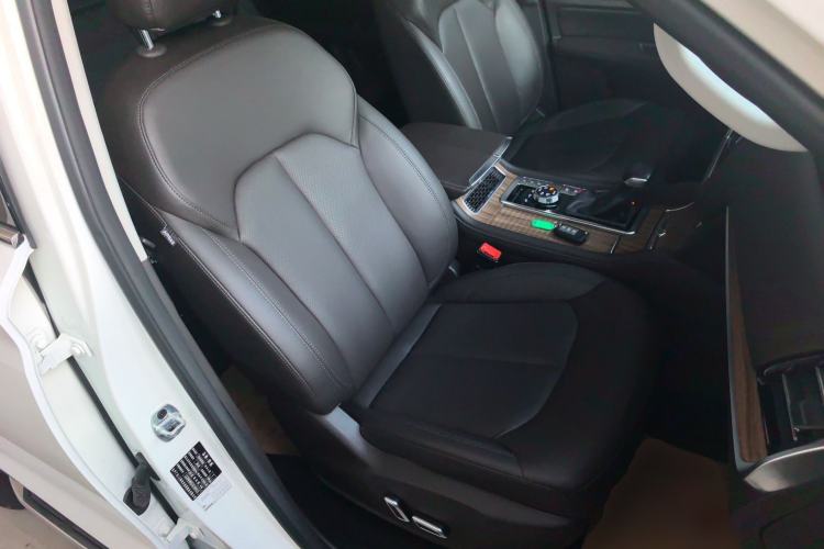 Used Roewe RX8 2018 30T Smart Connectivity All-Wheel Drive Supreme Edition
