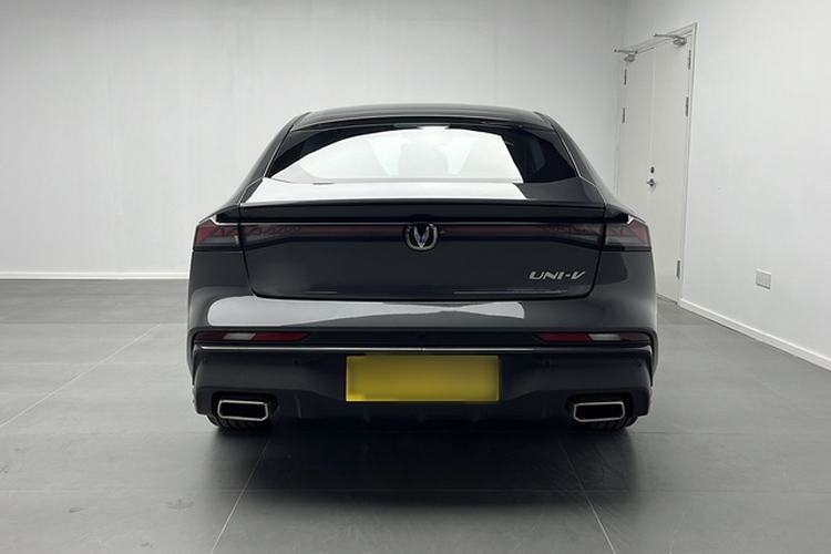 Used Changan UNI-V 2025 1.5T 500Bar Prestige Version