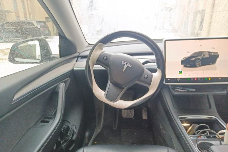 Used Tesla Model Y 2023 Rear-Wheel-Drive Version Steering Wheel
