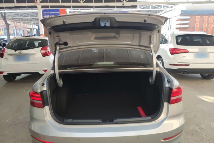 Used Volkswagen Lavida 2019 1.5L Automatic Fashion Edition China VI Trunk