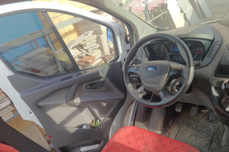 Used Ford Transit 2017 2.0T Diesel Van Short Wheelbase Low Roof China IV Standard
