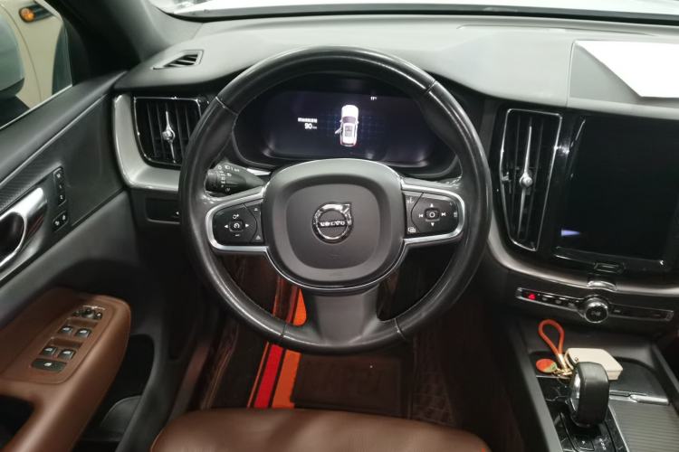 Used Volvo XC60 2023 B5 4x4 Smart Luxury Edition