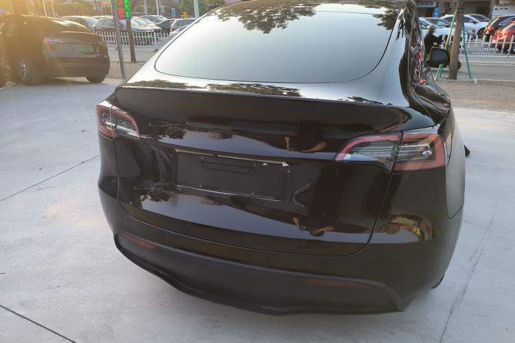 Used Tesla Model Y 2022 Long-Range All-Wheel-Drive Version
