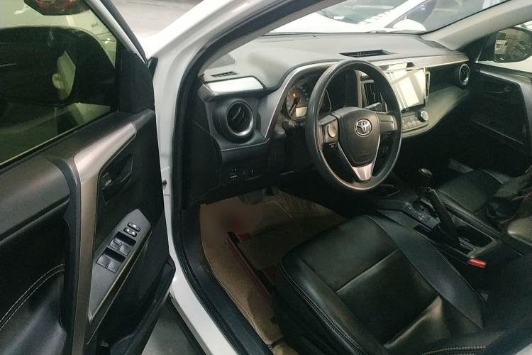 Used Toyota RAV4 2019 2.0L CVT Two-Wheel Drive Pioneer Edition China VI Standard
