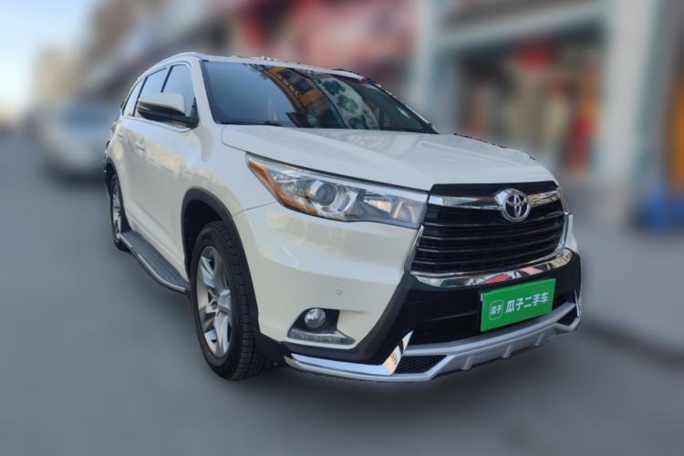 Used Toyota Highlander 2017 2.0T Four-Wheel Drive Luxury Edition 7 Seats Front Right 45 Deg