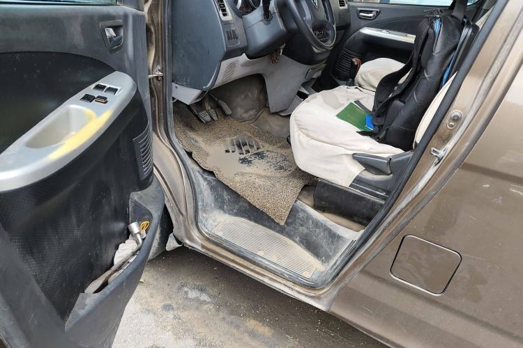 Used Foton MP-X E 2014 2.0L Wealth Express Classic Edition Basic Configuration with 4Gi-VVT