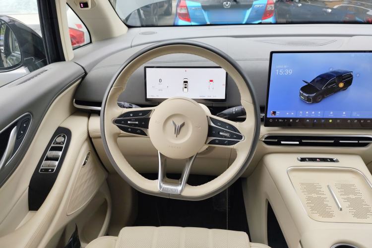 Used VOYAH Dream 2025 EV Four-Wheel Drive Excellence Kunpeng Edition