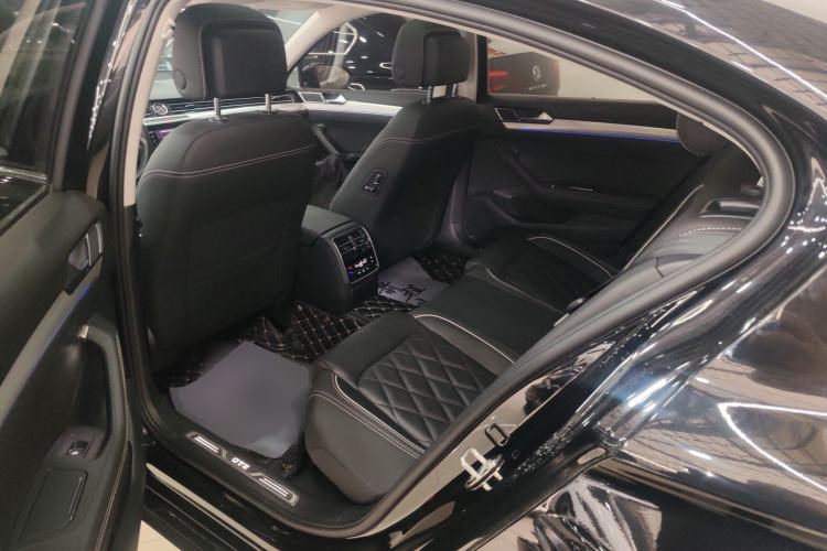 Used Volkswagen Magotan GTE Plug-in Hybrid 2022 GTE Luxury Model Left Rear Seat