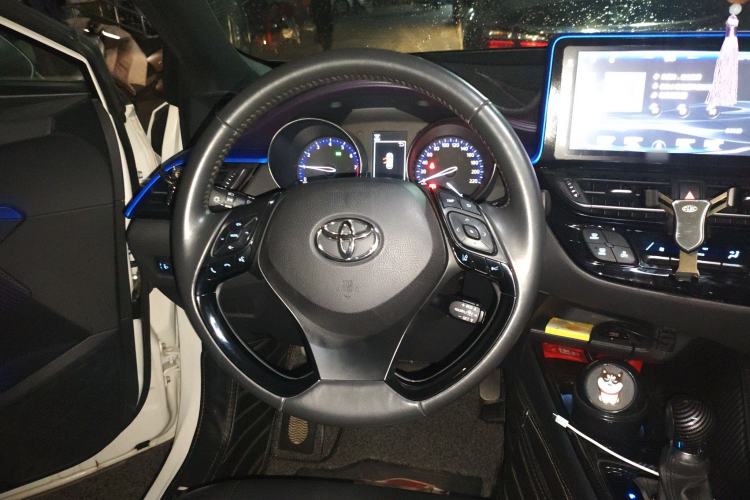 Used Toyota IZOA 2018 2.0L Yichi Edition China V Standard
