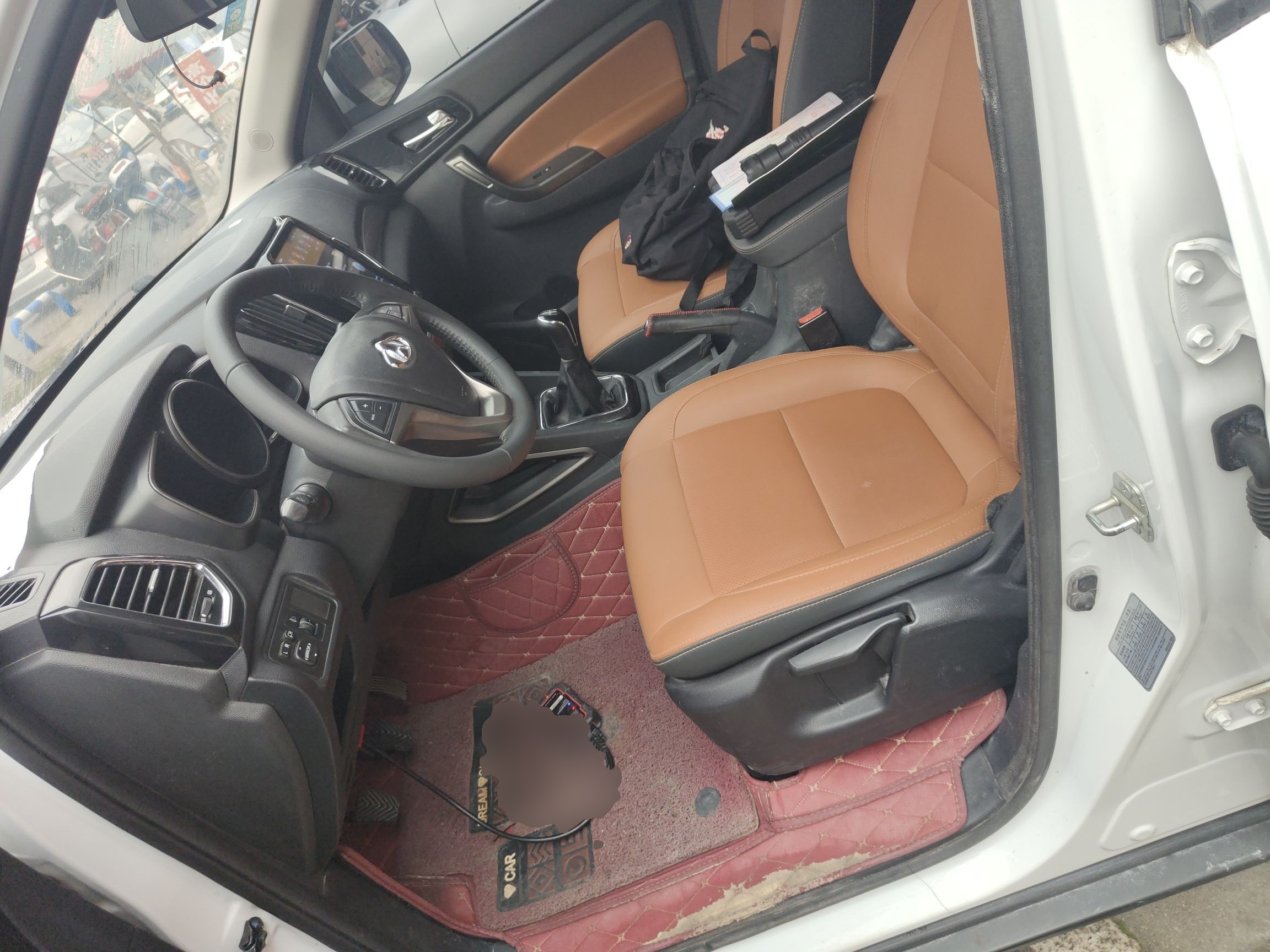 Переднее сиденье в автомобиле