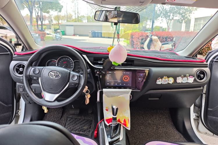Used Toyota Levin 2017 Revised 185T CVT Elite Edition China V Standard Center Console