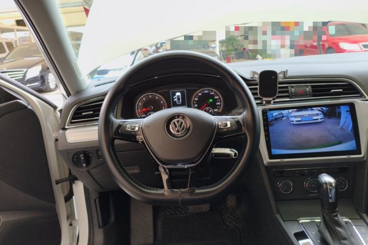 Used Volkswagen Lamando 2019 230TSI DSG Fashion Edition China V Standard Steering Wheel