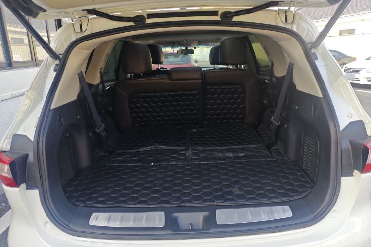 Used Infiniti QX60 2014 2.5 S/C Hybrid Two-Wheel Drive Excellence Edition Trunk