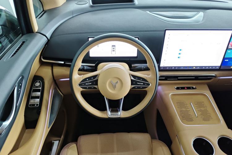 Used VOYAH Dream 2025 PHEV Four-Wheel-Drive Flagship Kunpeng Edition Steering Wheel